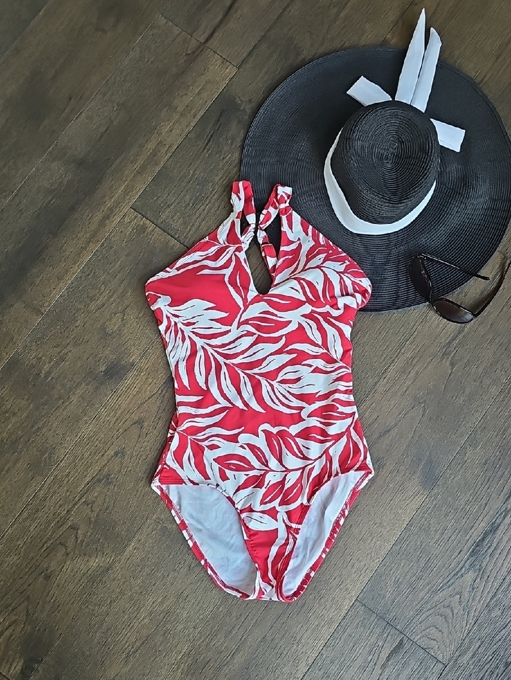 Apt 9 Halter One Piece Swimsuit M Red White Resort Beach NWOT